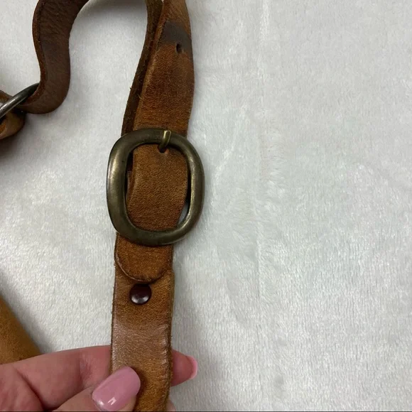 ‼️SOLD‼️Vintage Leather Handmade Crossbody Flower Painted Purse - Picture 3 of 6